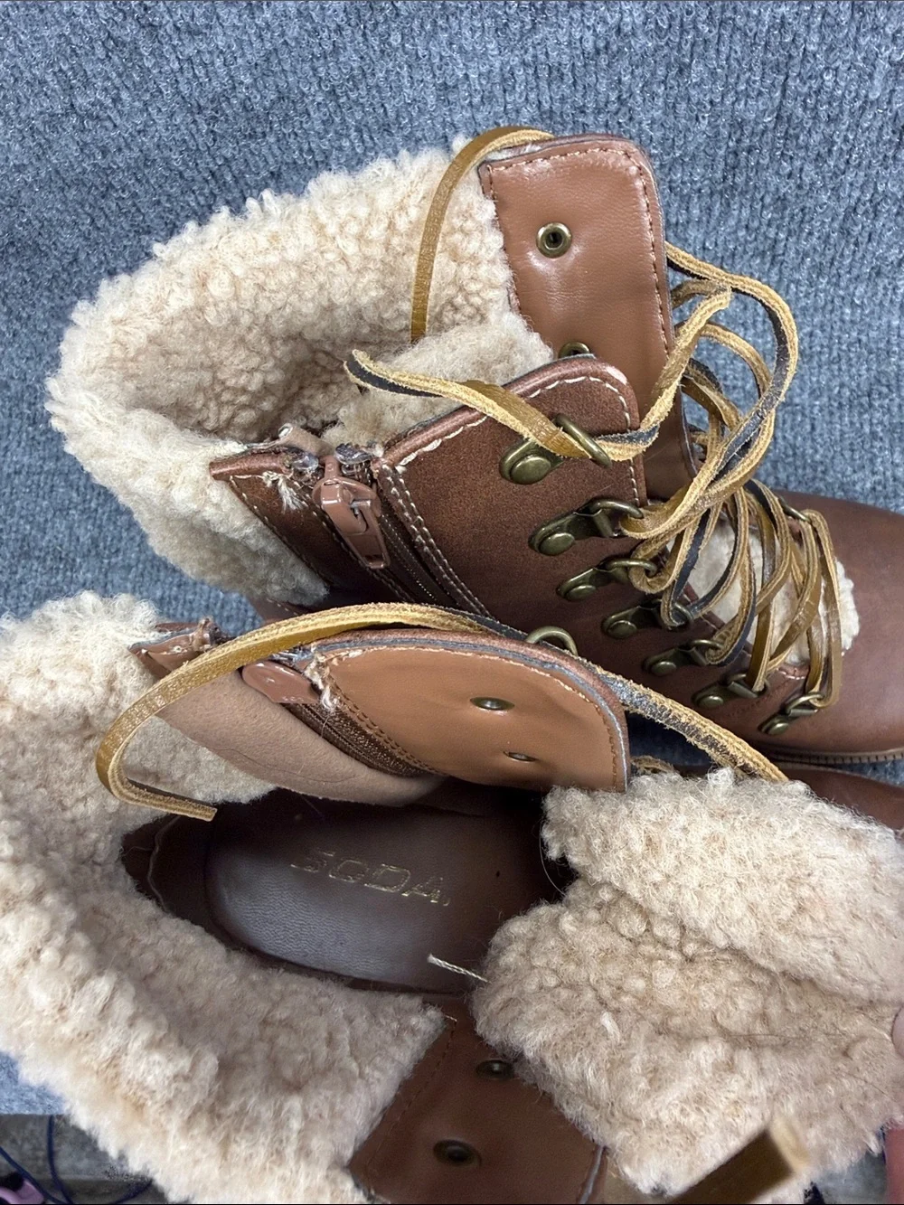 Soda Women's Brown Faux-Shearling Lace-Up Ankle Chunky Heel Boots Size 8.5